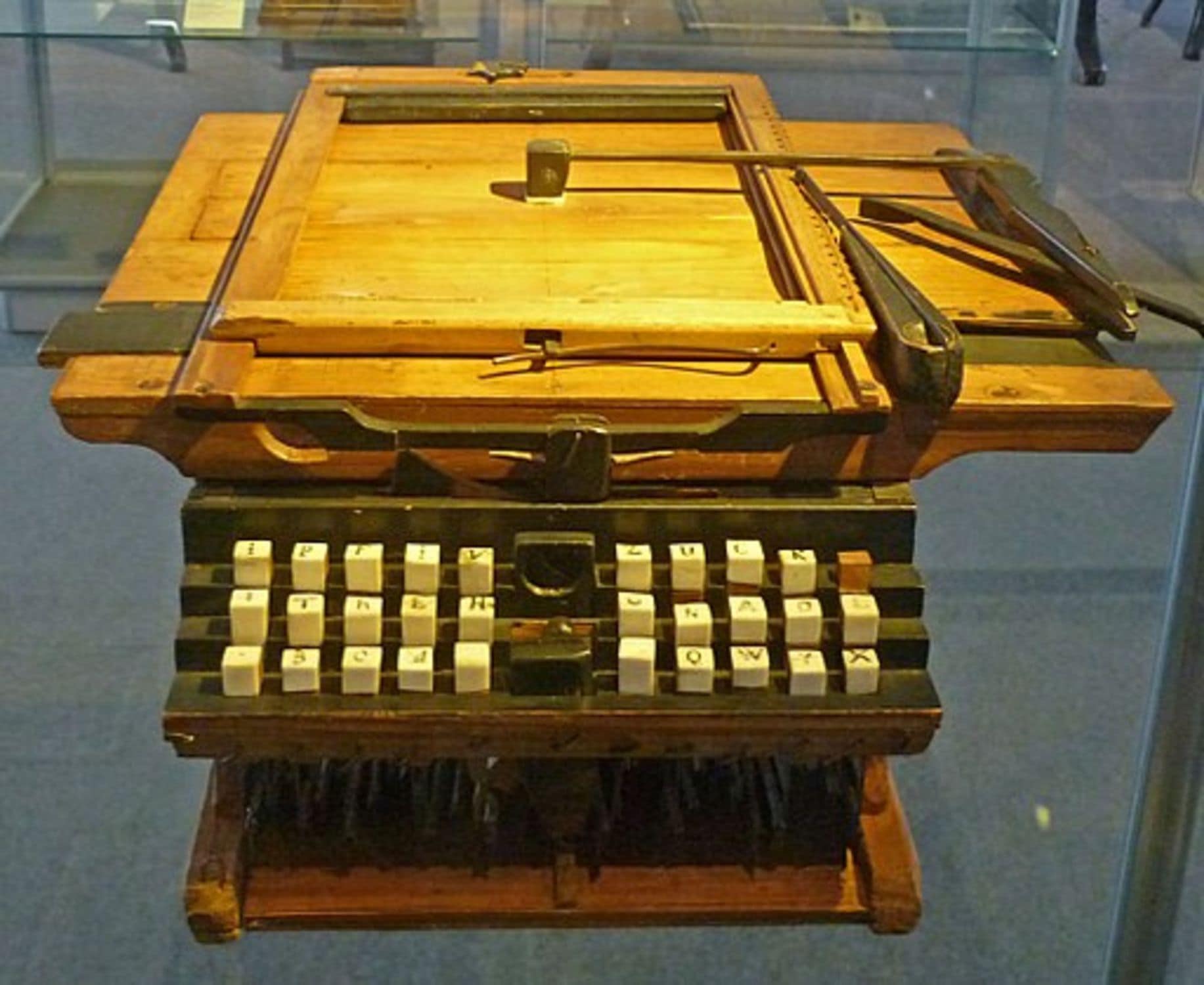 Fotografie einer alten Schreibmaschine, die eine österreichische Erfindung war