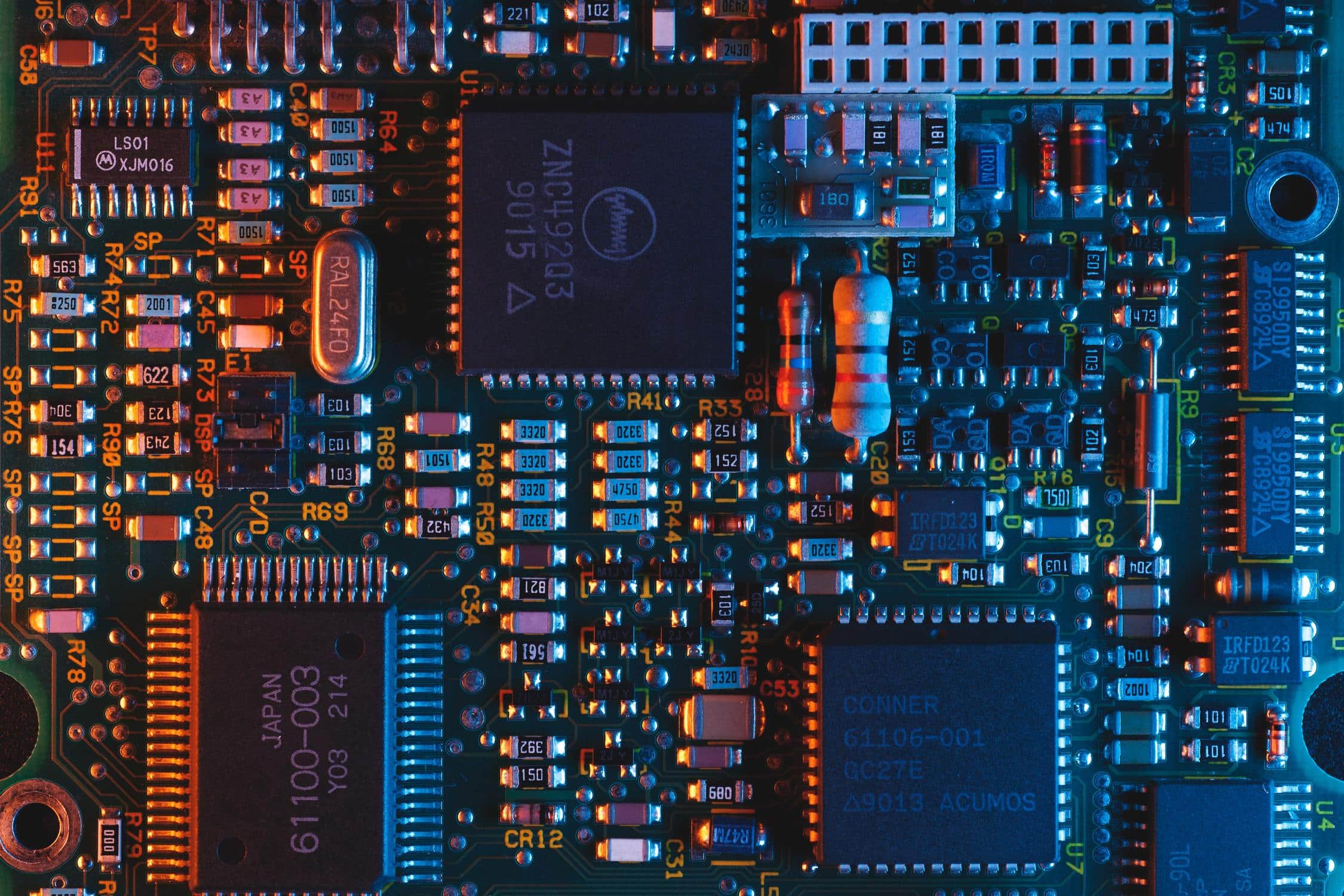 Elektronische Bauteile, bei denen elektrisches Rauschen entsteht