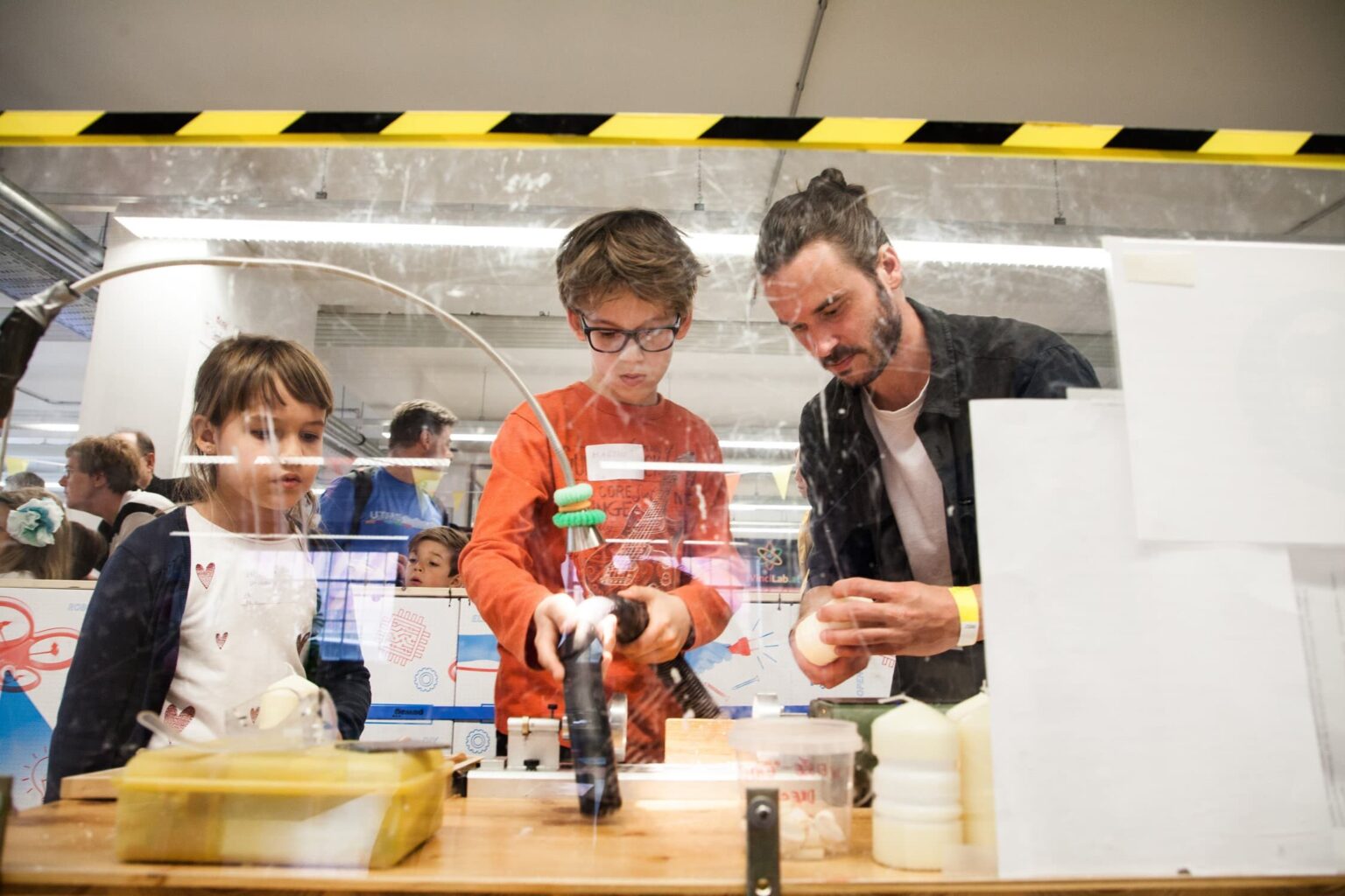 Selbstgemachter Spaß auf der Maker Faire Vienna 2023 LET’S TECH