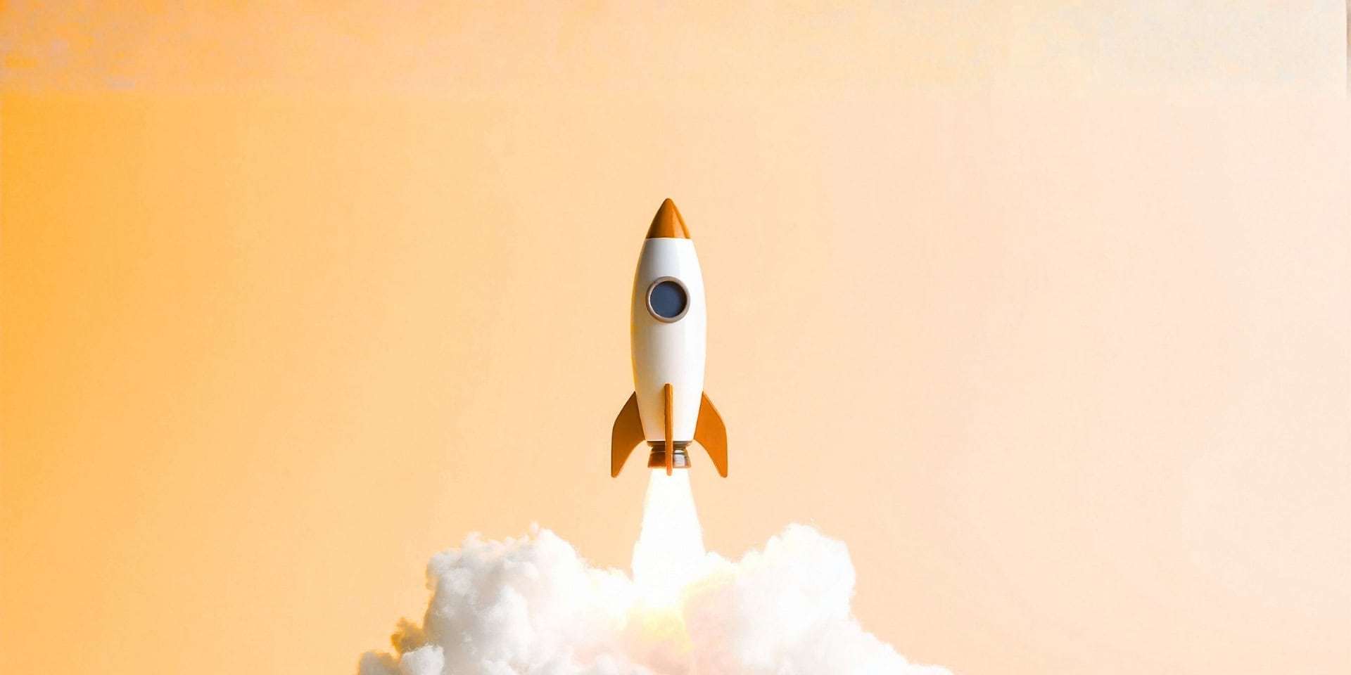 Kleine Rakete, die in die Höhe startet und eine Wolke hinterlässt